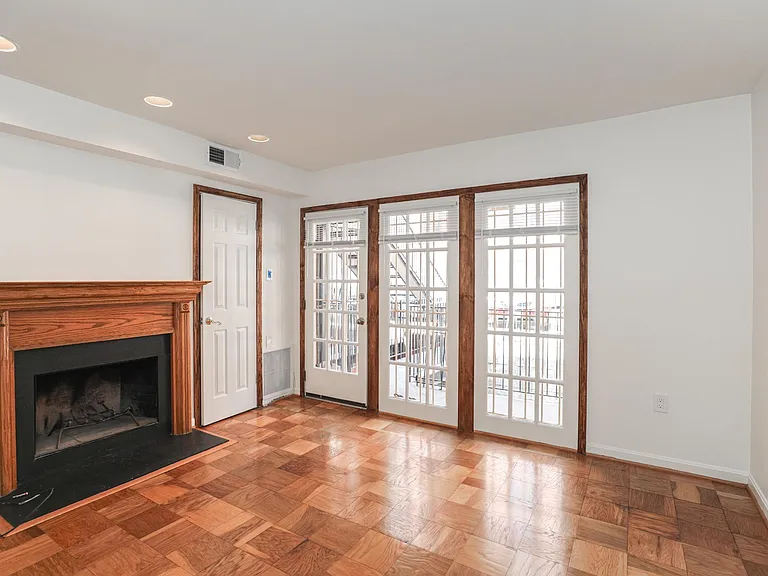 1609 Corcoran St NW #14 — Photo 8