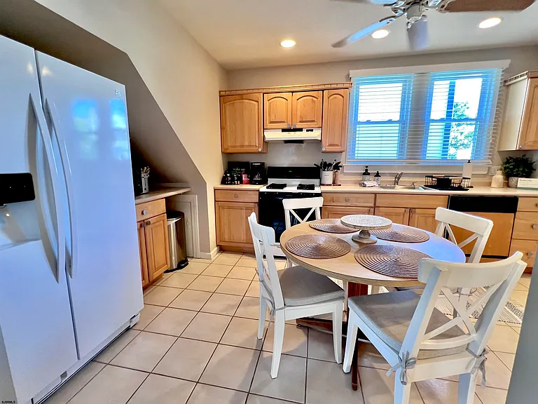 7407 Ventnor Ave — Photo 18