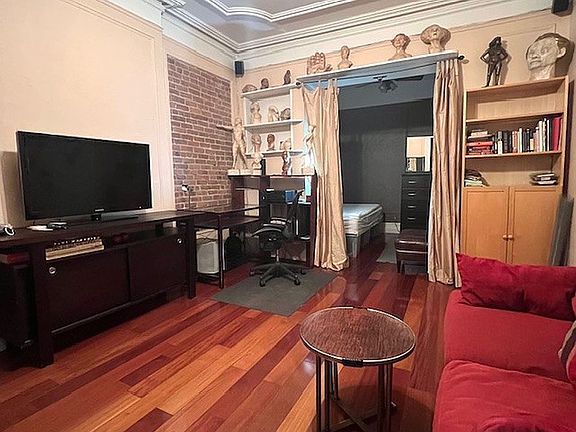 3rd image of 320 W 53rd St APT 2F