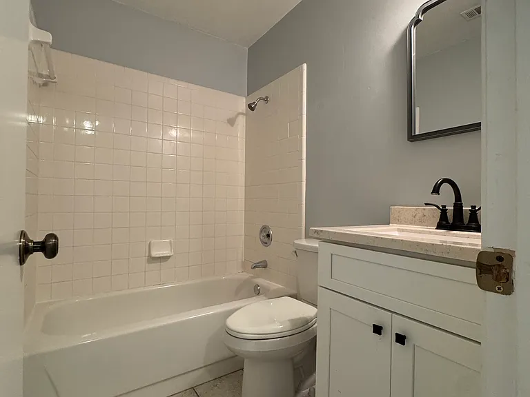 1029 SW Rossborough Ct #102 — Photo 21