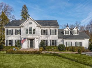 338 W Neck Rd, Huntington, NY 11743