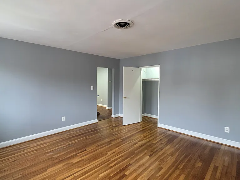 5 4th St NE #1 — Photo 6