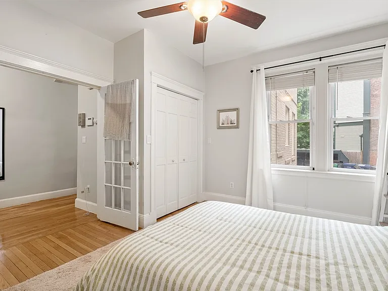 268 Windsor St #4 — Photo 8