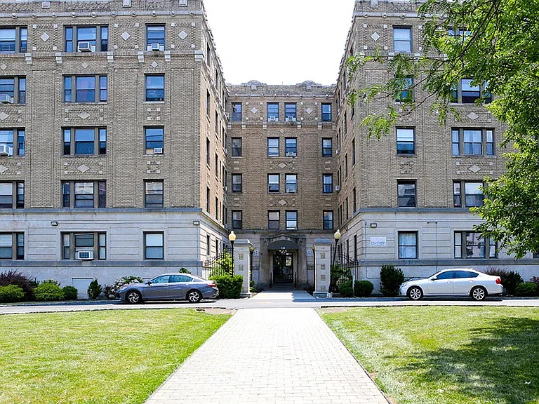 120 South Harrison — Photo 17