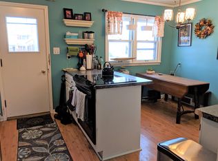 4927 N Santa Monica Blvd #4927, Whitefish Bay, WI 53217
