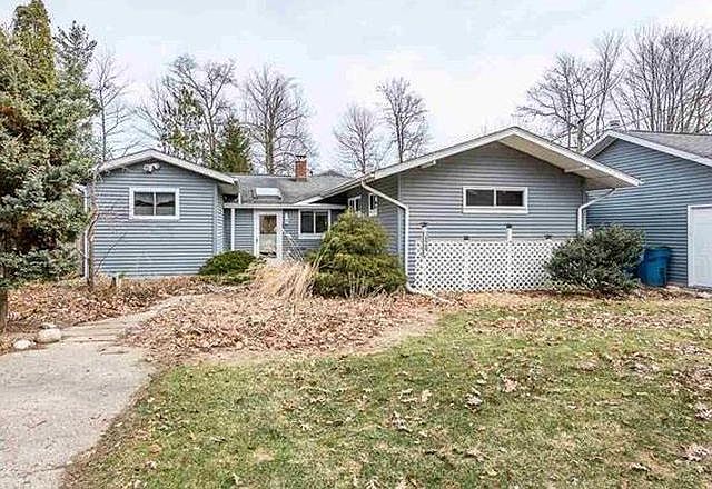 1st image of 3220 N Lakeside Dr