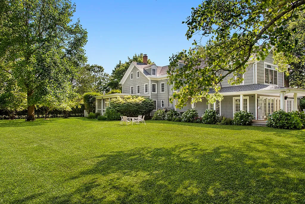 Gorgeously Renovated Southampton Village Home! — Photo 4