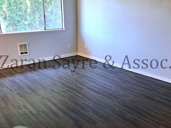 3rd image of 916 31st St NE #D