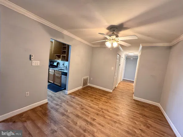 5600 Bloomfield Dr APT 203, Alexandria, VA 22312