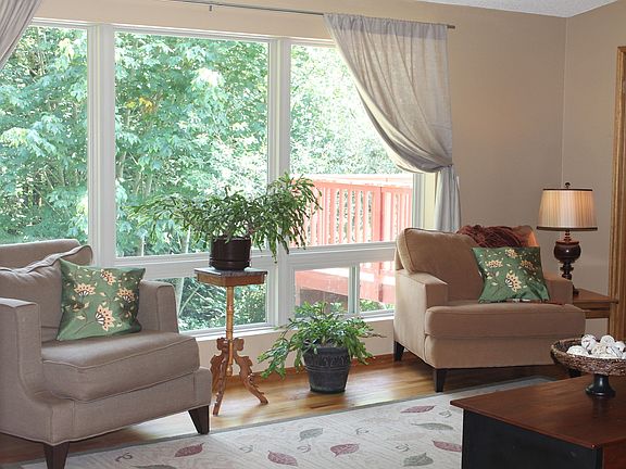 5th image of 1266 167th Ave SE