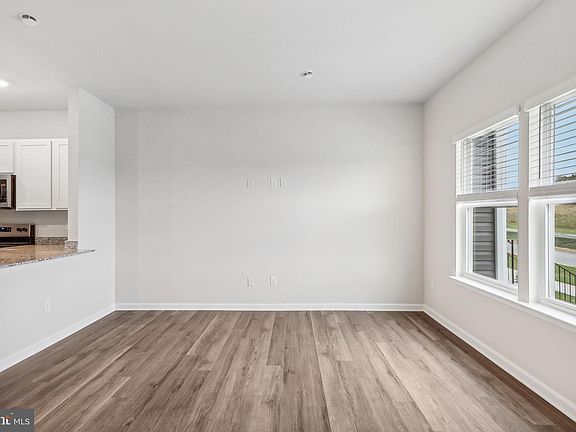 5th image of 113 Nootka Way