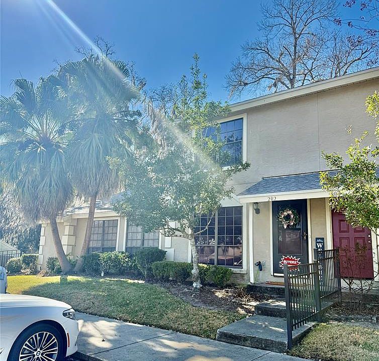 1st image of 1701 SE 24th Rd APT 202