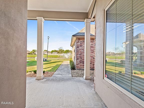 4th image of 306 Miramar Blvd