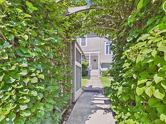 3rd image of 210/212 Forest Home Dr
