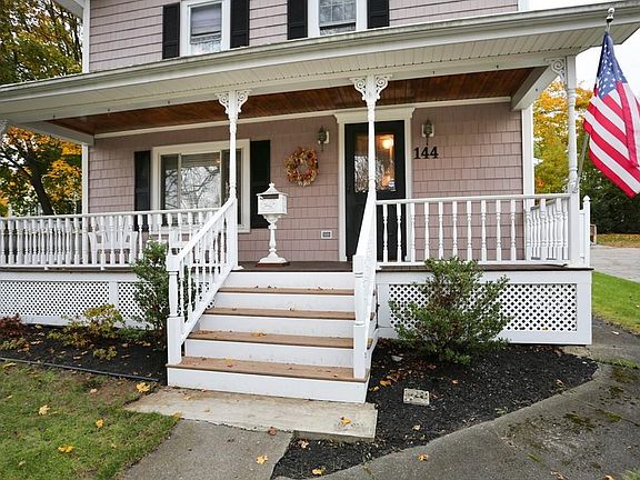 2nd image of 144 Bolton St