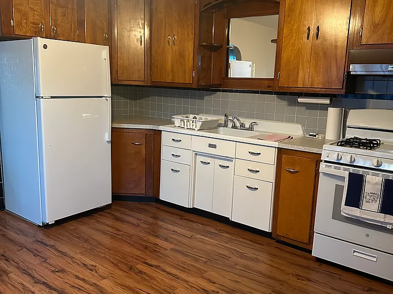 79 Center St — Photo 5