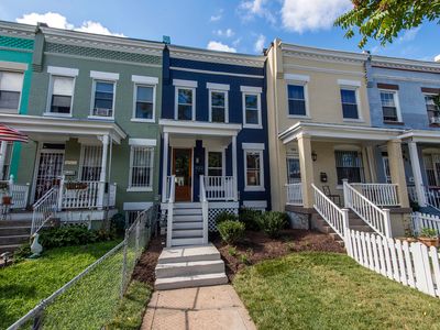 922 Spring Rd NW, Washington, DC, 20010