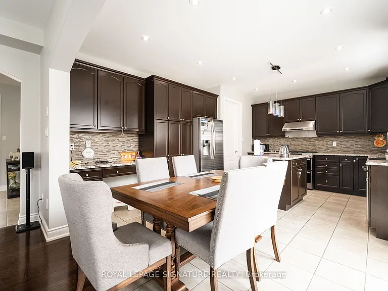 1071 Syndenham Ln — Photo 12