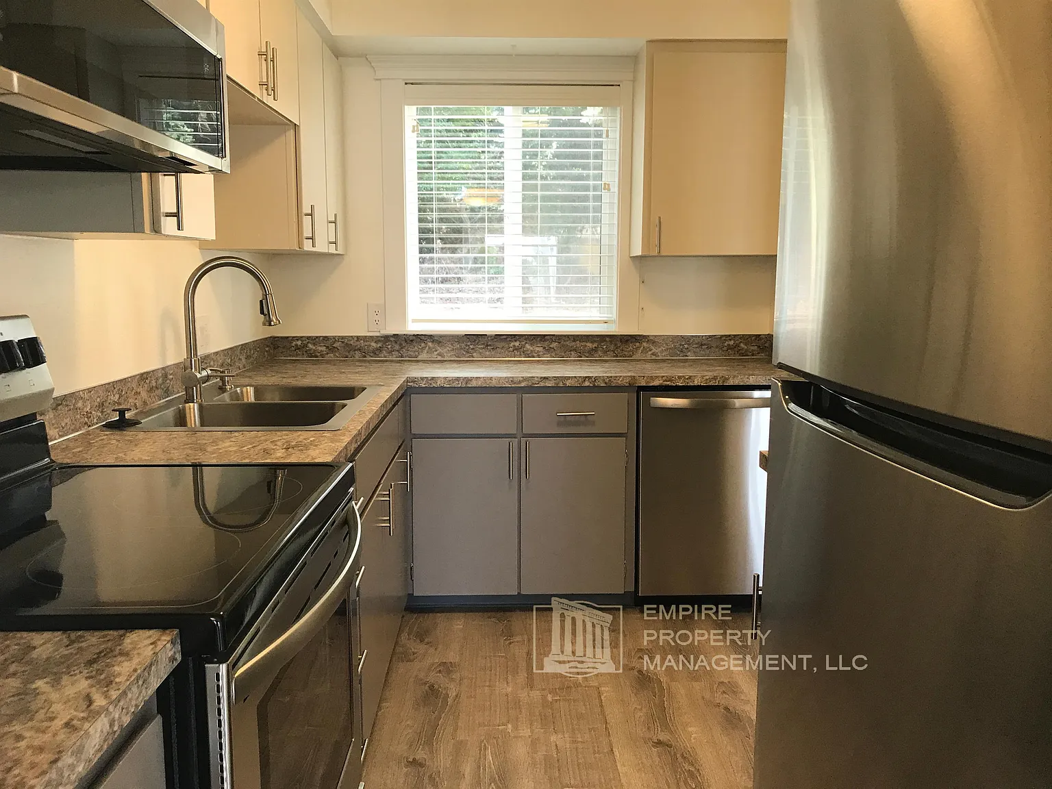 703 Kings Row - 2 -K1... — Photo 2