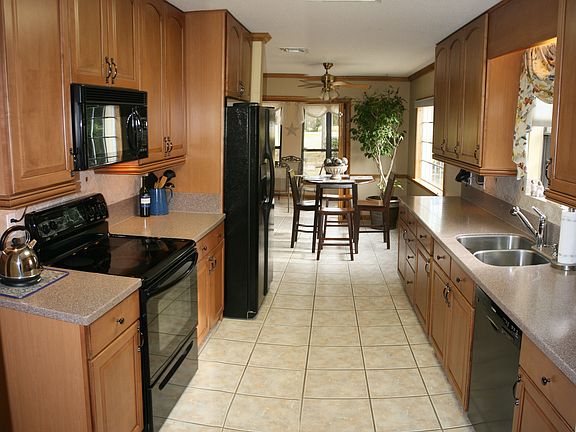 4th image of 23 Lake Lorraine Cir