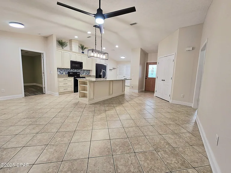 603 Diamonte Cir — Photo 5