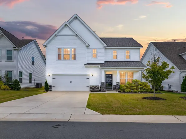 1408 Weavers Trace Dr, Zebulon, NC 27597