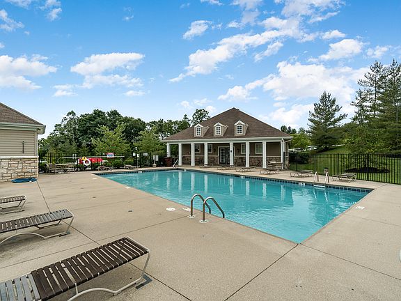 2nd image of 592 Ivy Ridge Dr