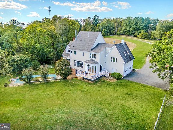 2nd image of 15018 Clover Hill Rd