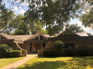505 W Storey St, San Saba, TX 76877