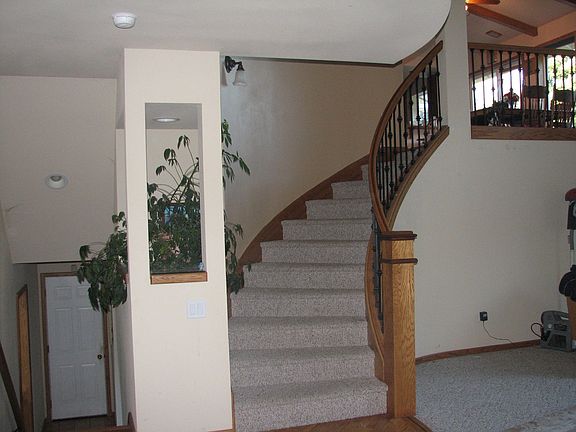 entry to dining room