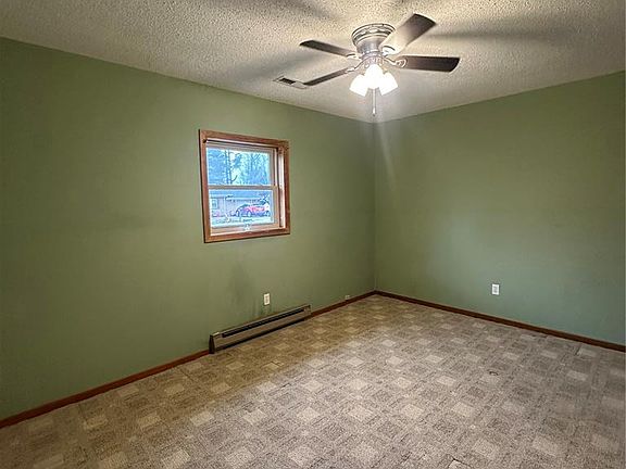 4th image of 106 W 12th St