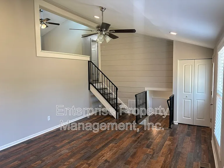 6843 Autumnhill Ln — Photo 5