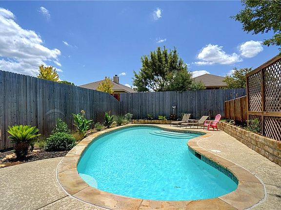 2nd image of 5616 Piedra Dr