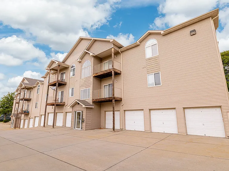 Gateway Park Apartments — Photo 14