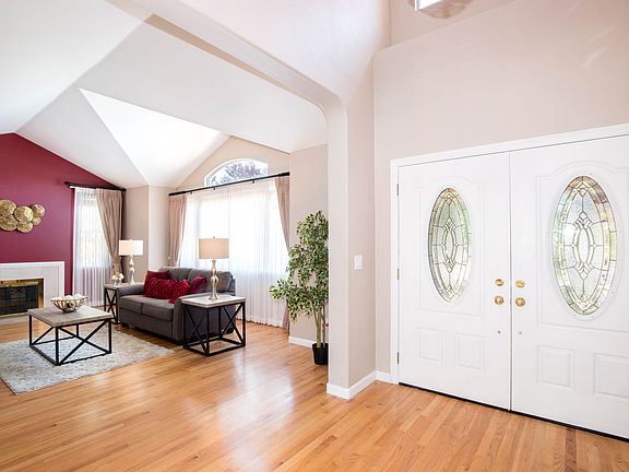 2nd image of 3614 Meadowlands Ln
