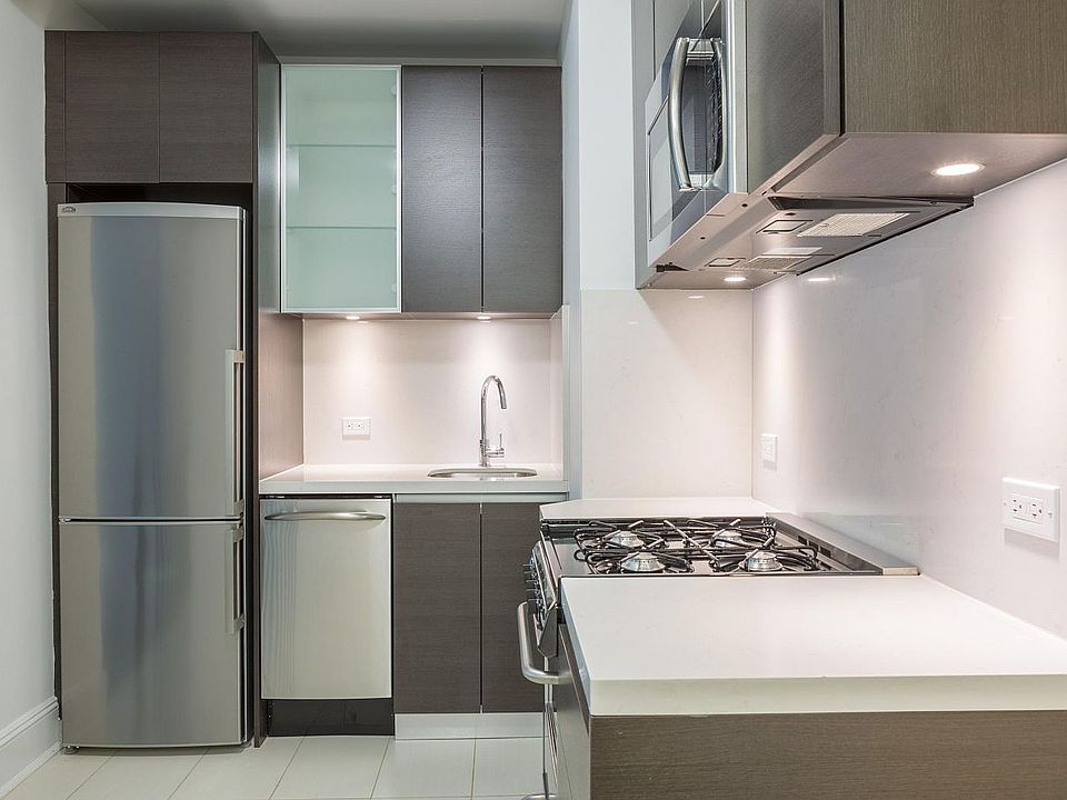 2nd image of 501 W 113th St APT 901