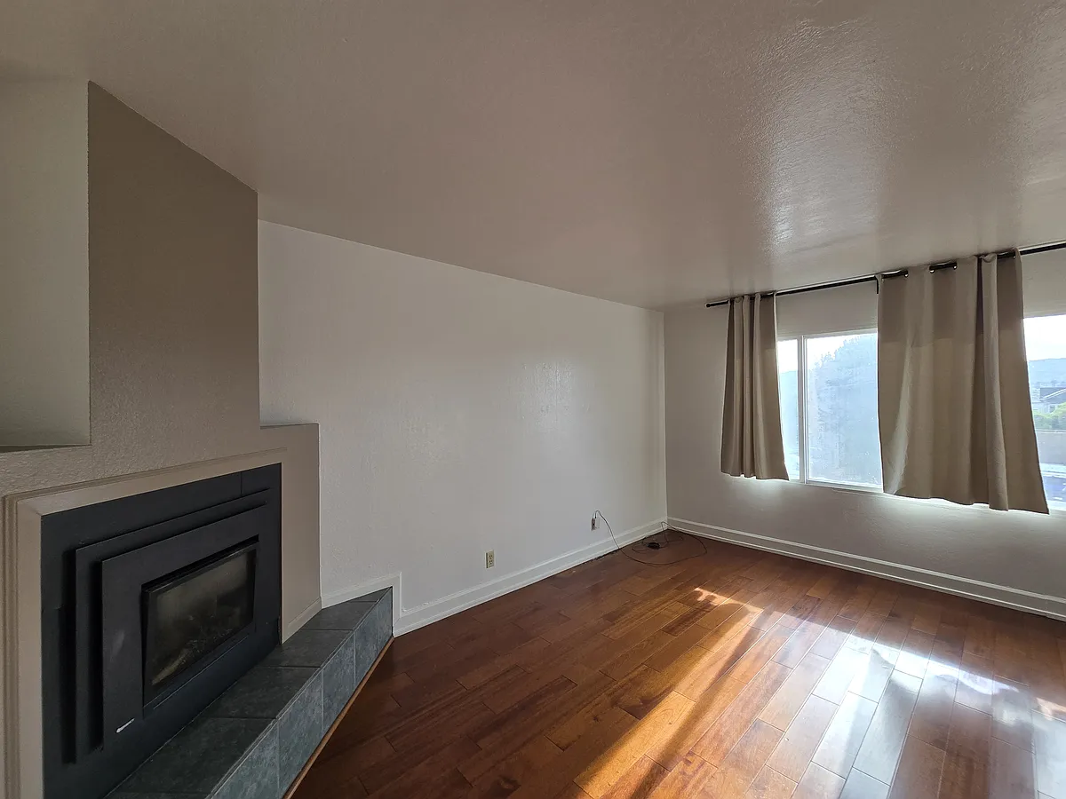 Building Photo - 1414 Kansas St