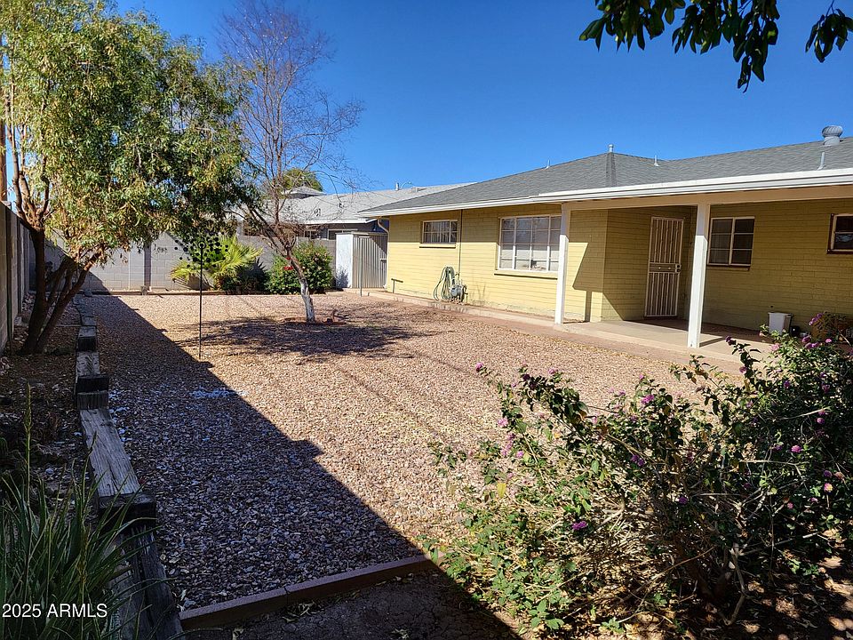 2nd image of 8227 E Vernon Avenue