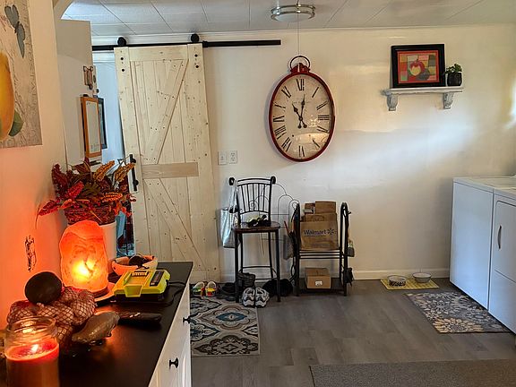 5th image of 75 Grove St