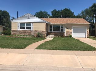 1622 Alexander Cir, Pueblo, CO 81001