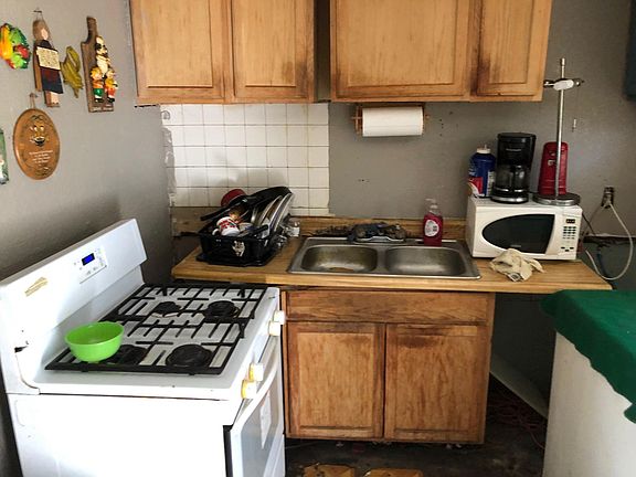 2nd image of 5507 E 39th St