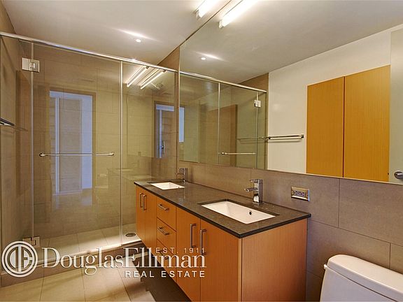 3rd image of 8 Spruce St APT 68R
