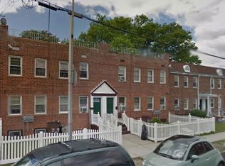 10936 203rd St, Saint Albans, NY 11412