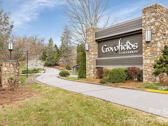 3rd image of 403 Crowfields Dr