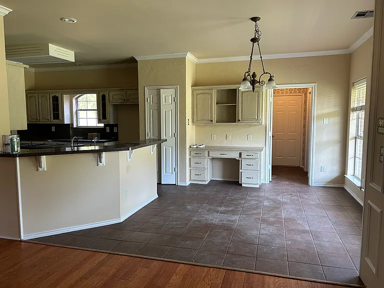 2661 FM 35 — Photo 6