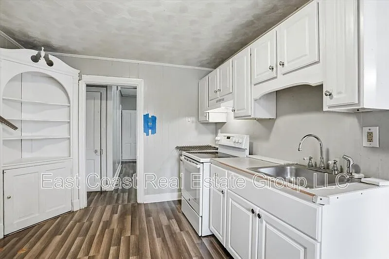 Building Photo - 834 W Washington St #2