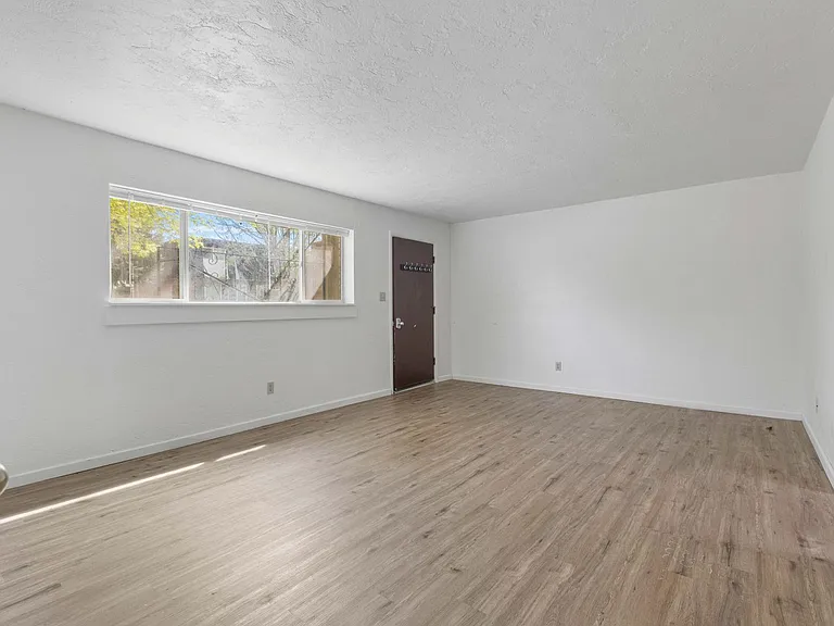 1524 Laprele St #1-4 — Photo 7
