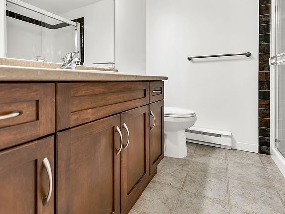 4th image of 2038 Sandalwood Cres #108