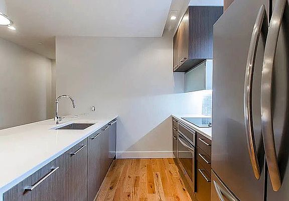 2nd image of 72 Willoughby St #44