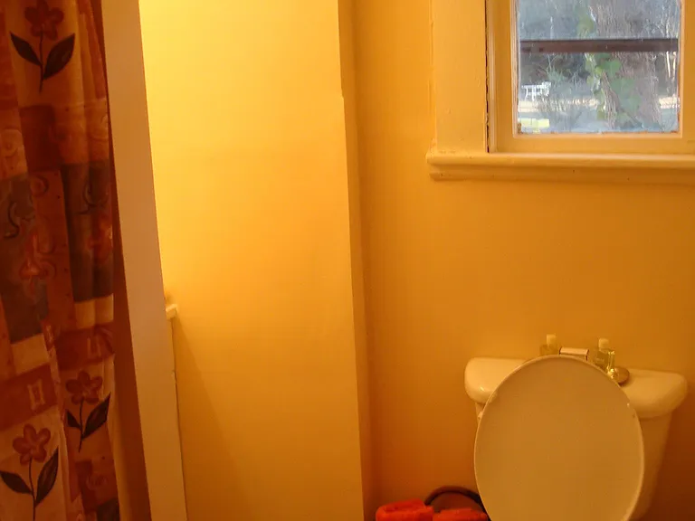 204 S Jordan St — Photo 5